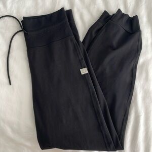 Vuori Daily Jogger. Excellent condition.  Black Size XS